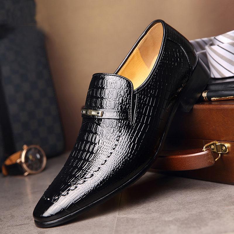 Imitation crocodile pattern men's casual embossed leather shoes